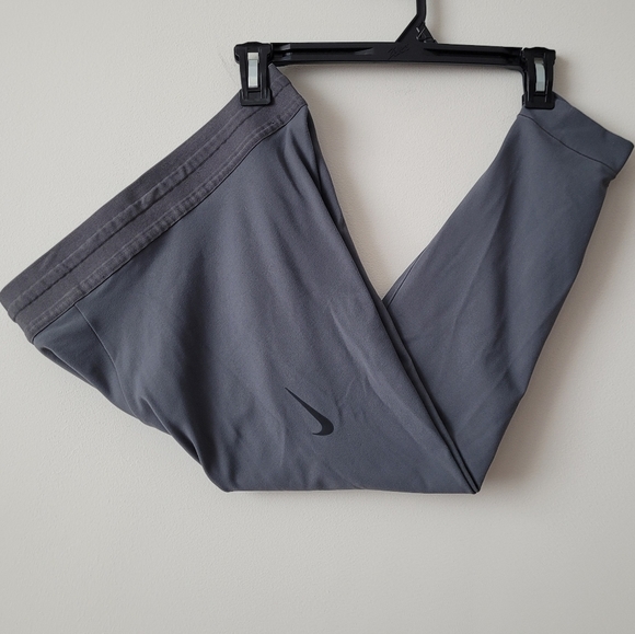 NIKE Dri Fit Tight Fit 3/4 Grey Training Base Layer Tights Size S - Picture 2 of 13